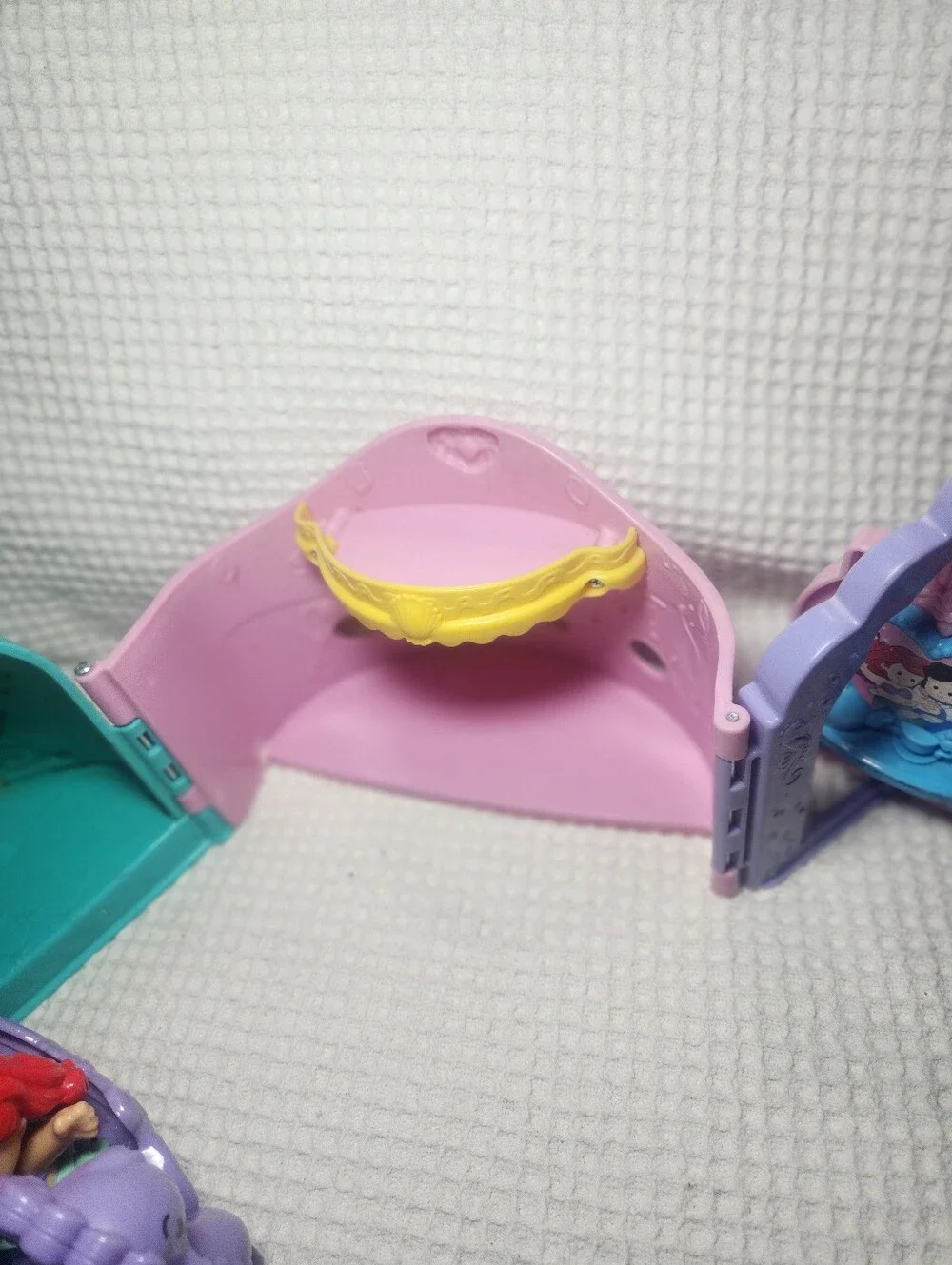 Little People Ariel Grotto Mermaid Playset - With 1 Figure And 1 Accessory Works